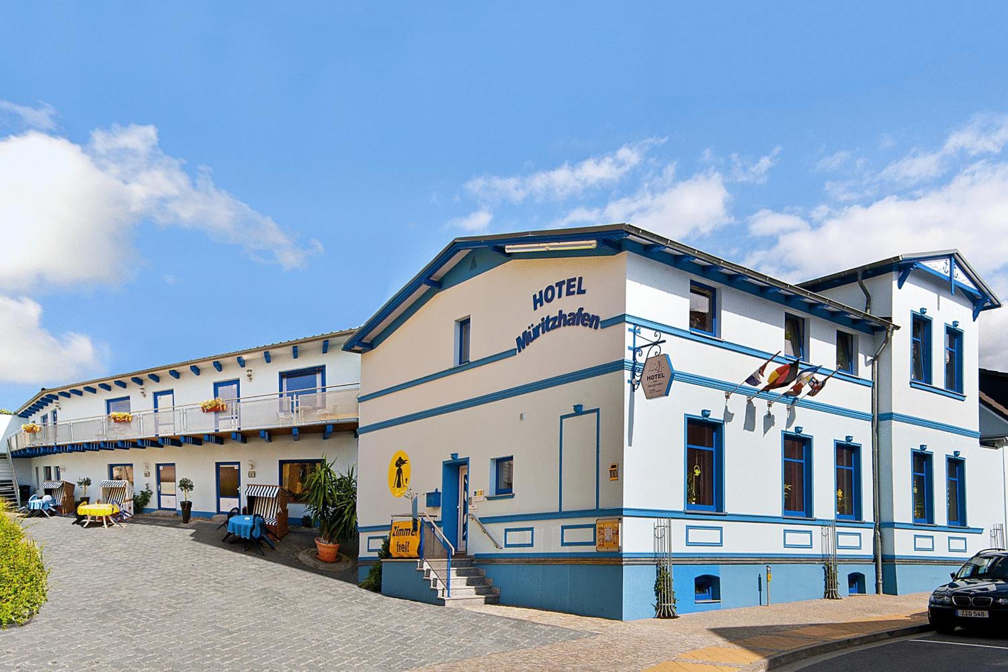 Hotel Am Mueritzhafen Garni Waren  Exterior foto